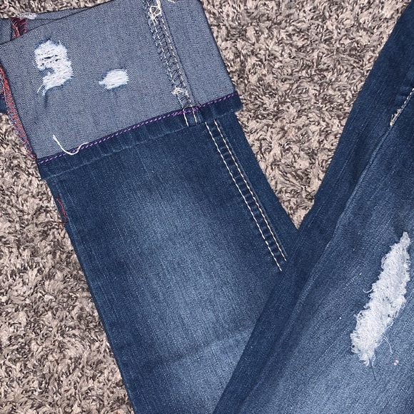 Girls Vigoss “the austin “ Red Embroidery size 10 - Picture 2 of 6